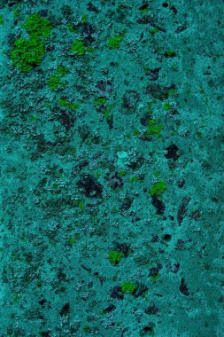 Beton eski duvar yüzeyi. Rustik, beton duvar dokusunu incelemiş. Lekeli ve çamurlu eski beton duvar, doku arka planı.