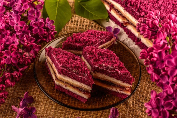 Purple Cakes Spring Flowers Purple Taro Cake — 图库照片