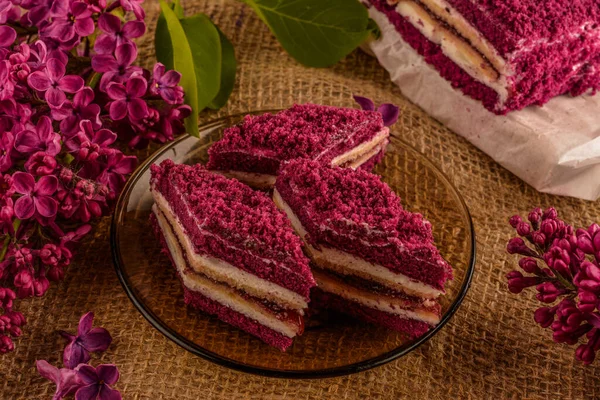 Purple Cakes Spring Flowers Purple Taro Cake — Stock Photo, Image