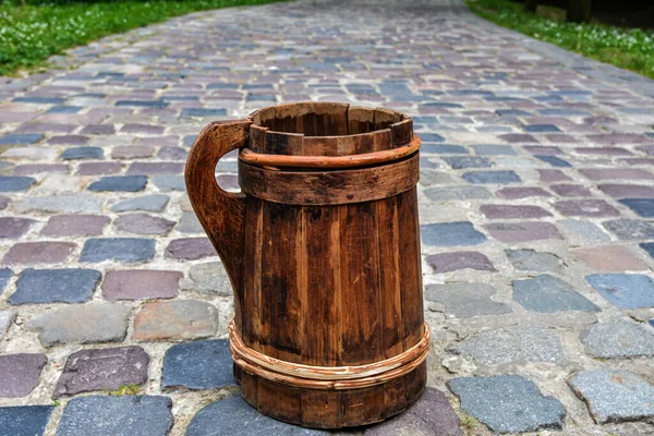 Old Cracked Wooden Buckets Traditional Water Container Wooden Bucket Old — Stok fotoğraf