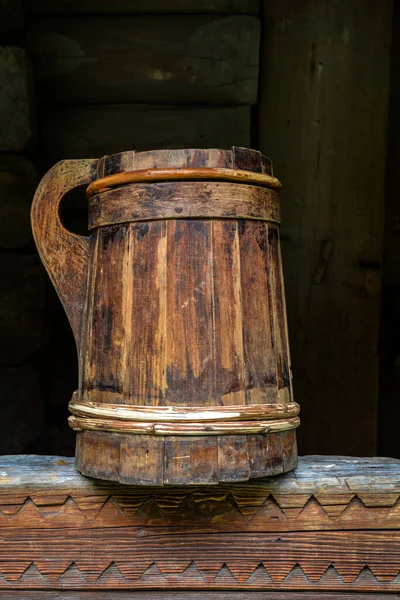 Old Cracked Wooden Buckets Traditional Water Container Wooden Bucket Old — 스톡 사진