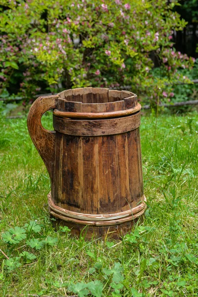 Old Cracked Wooden Buckets Traditional Water Container Wooden Bucket Old — 스톡 사진