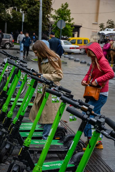 Lviv Ukraina Juli 2021 Hyra Elskotrar Stadens Gator Elektrisk Skoter — Stockfoto