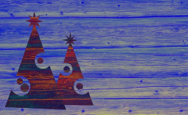 Різдвяна Ялинка Ягідними Пінцетами Снігом Поруч Золотим Ялинковим Топом Дерев — стокове фото