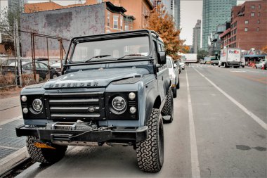 New York Şehri, New York, ABD - 5 Kasım 2019 New York Eyaleti Polis Teşkilatı 'na ait nadir bir LAND ROVER DEFENDER.