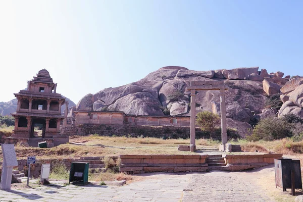 インドカルナータカ州チトラドゥルガ砦アーチ ヒディンベシュワラ寺院 ロイヤリティフリーのストック画像