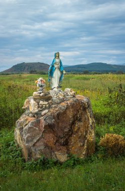 Batı Ukrayna, Meryem Ana heykeli