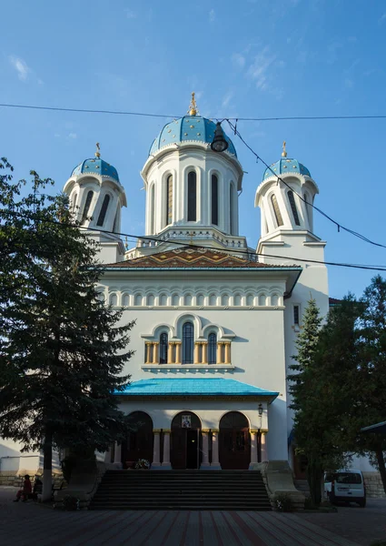 Украина, Черновцы, православная церковь в городе — стоковое фото