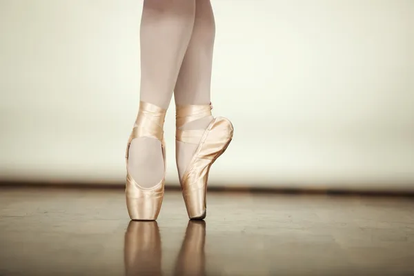 Bailarina jovem dançando Fotografia De Stock