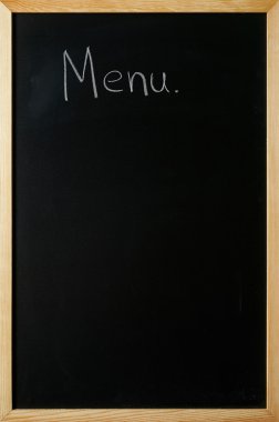 menü bir tahtaya yazılır