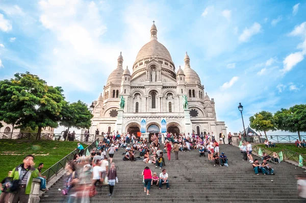 Turistler Fransa, paris, Avrupa ile katedral. — Stok fotoğraf