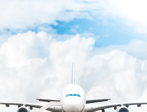 Jumbo jet at airport. — Stock Photo, Image