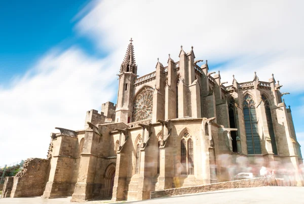 Igreja gótica na antiga cidade de Carcassonne . Imagem De Stock