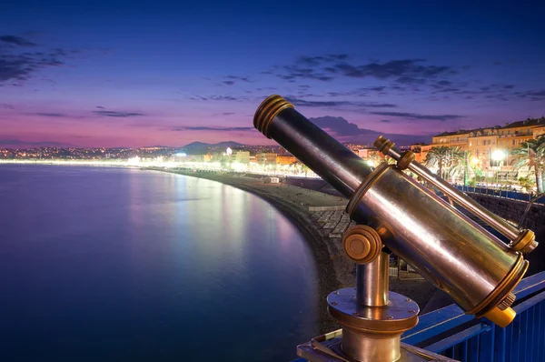 Vista do pôr do sol da costa da cidade de Nice . Imagens De Bancos De Imagens Sem Royalties