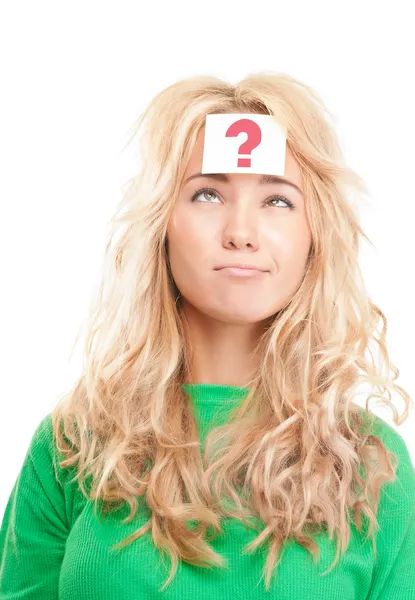 Yapışkan Not onun forehe üzerinde olan, güzel ve düşünceli kadın