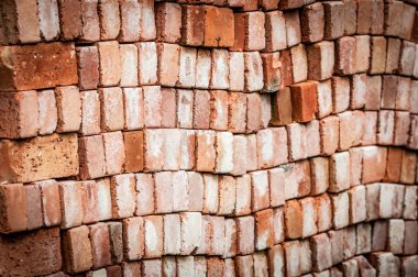 satırların üst üste yeni kırmızı tuğla duvar.