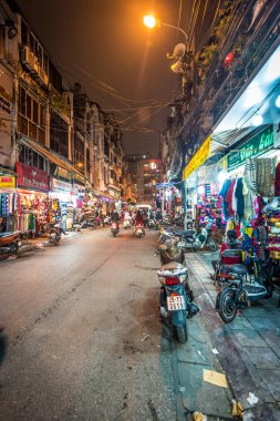 Vietnam, Asya gece Hanoi sokak hayatı.