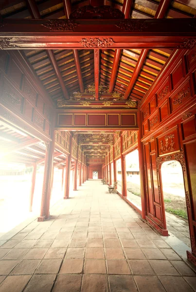 Red wooden hall of Hue citadel — Stock Photo, Image