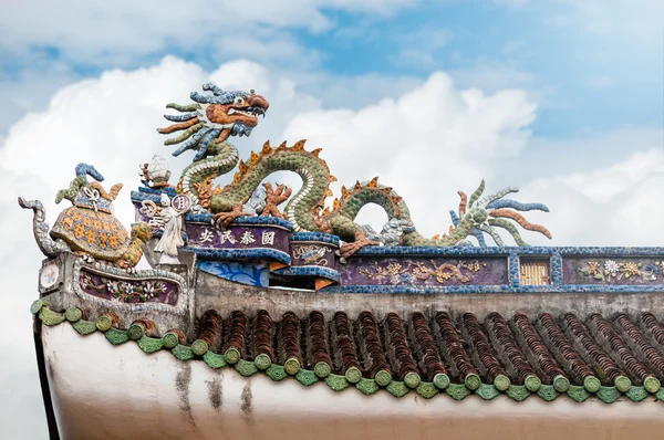 Roof of Vietnamese temple — Stock Photo, Image