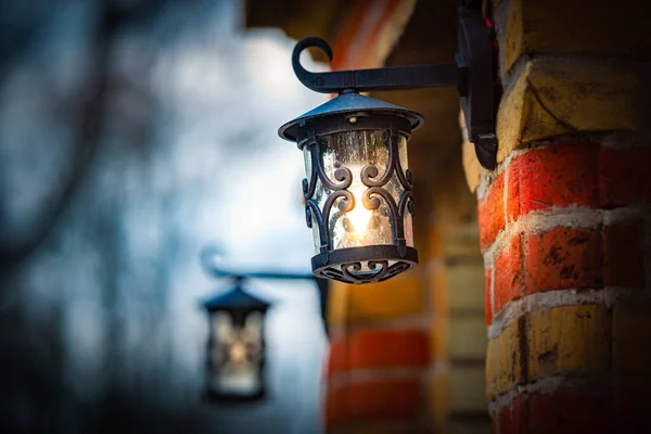 Old Street Lantern Stone Building Evening Scene Lamp Glow — Stock Photo, Image