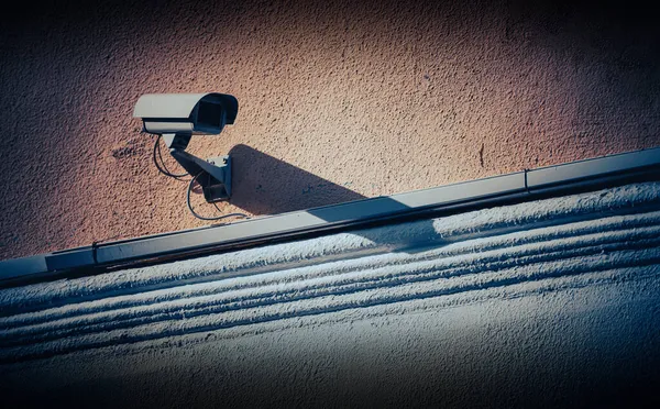 Security Camera City Building Wall Grungy Look — Stock Photo, Image