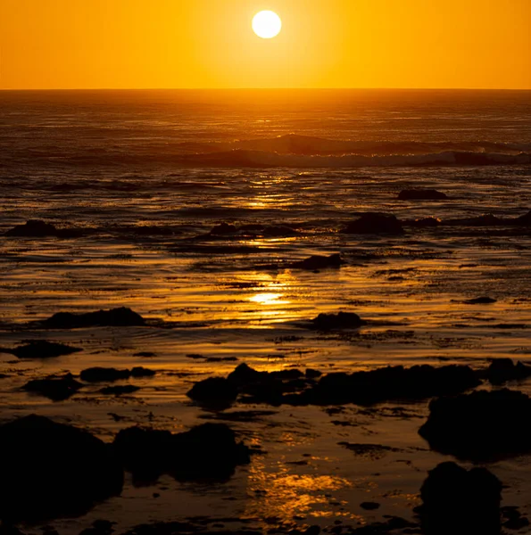 Ηλιοβασίλεμα Στον Ειρηνικό Ωκεανό Στη Μεγάλη Ακτή Της Καλιφόρνια Ηνωμένες — Φωτογραφία Αρχείου