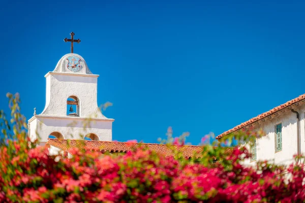 Santa Barbara Daki Eski Kilise Amerika Birleşik Devletleri Arka Planda — Stok fotoğraf