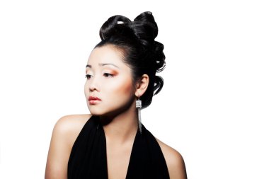 güzel genç Asyalı modeli. beyaz izole