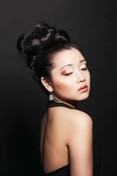 Belle jeune modèle asiatique — Photo