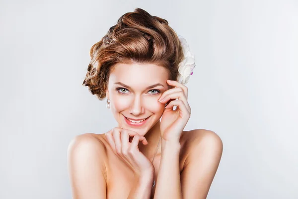 Portrait of beautiful happy bride — Stock Photo, Image