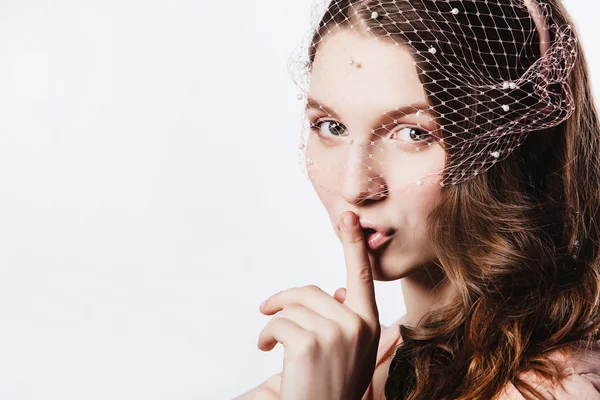 Retrato de una hermosa joven — Foto de Stock