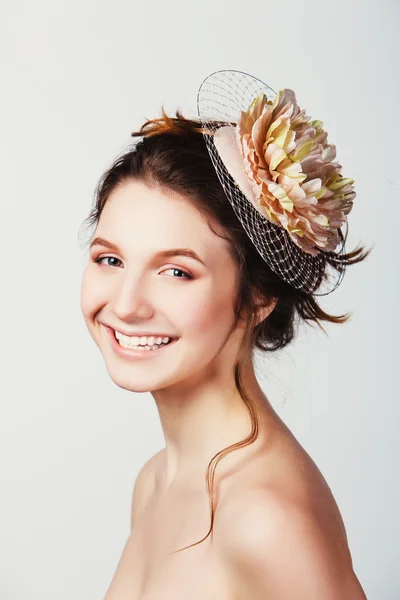 Portrait of beautiful woman with fresh daily makeup — Stock Photo, Image