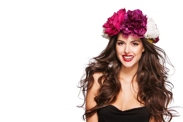 mükemmel saç ve parlak çiçek başında seksi mutlu model