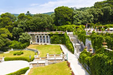 trieste miramare bahçede