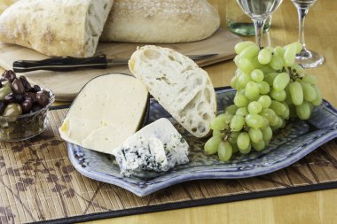 ekmek ve Peynir tabağı