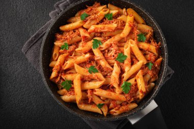 Kızartma tavası, İtalyan üst görüntüsü gibi yakın plan.