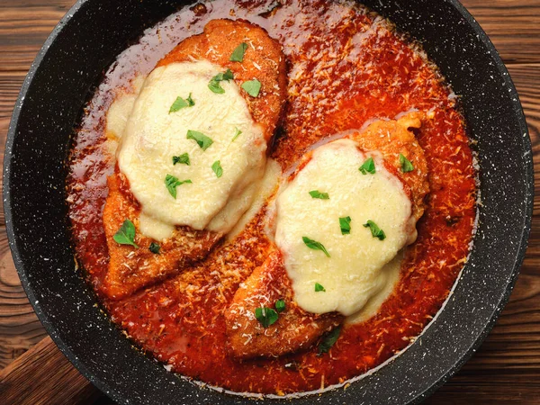 Frying Pan Chicken Parmigiano Top View Closeup — Stock Photo, Image