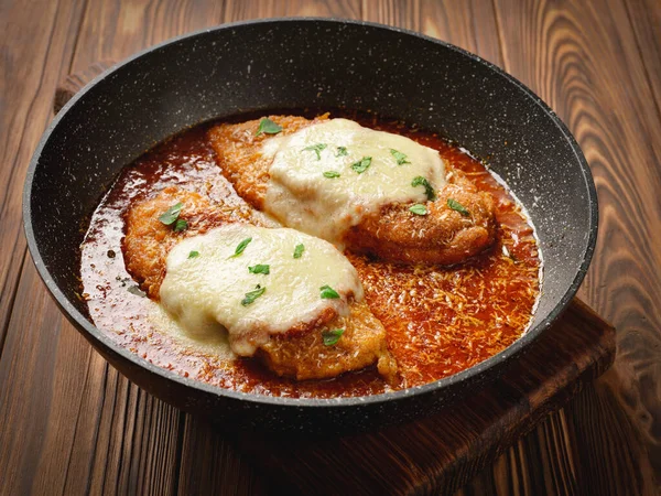 Frying Pan Freshly Cooked Chicken Parmesan — Stock Photo, Image