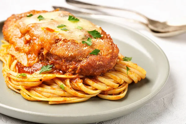 Prato Frango Parmigiana Com Espaguete — Fotografia de Stock