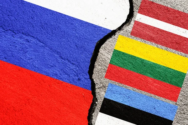 Флаг России Стран Балтии Латвии Литвы Эстонии Треснувшей Штукатурке Концепция — стоковое фото