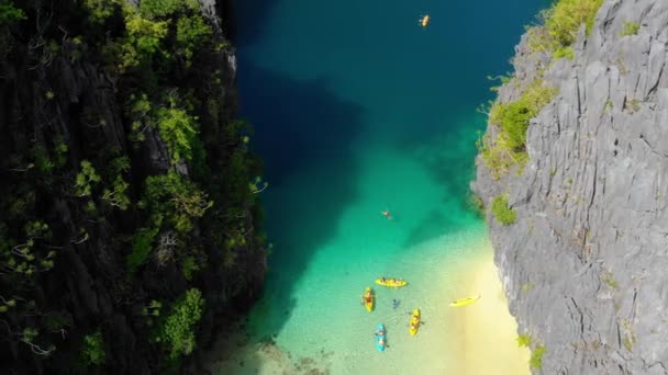 Canoe Middle Big Lagoon Nido Philippines Perfect Leisure Travel Paradise — Αρχείο Βίντεο