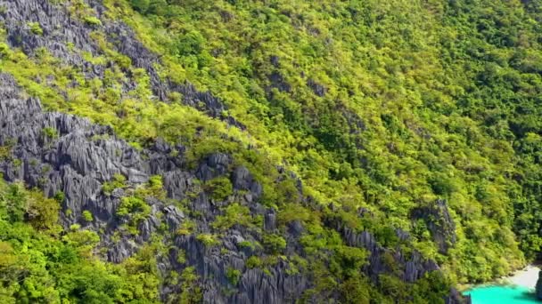 フィリピンのエルニドの崖 楽園の美しい風景は 太陽の下で自然の中での旅行に最適です — ストック動画