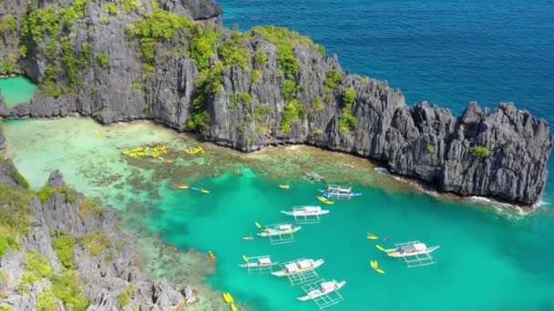 Boats Middle Small Lagoon Nido Philippines Perfect Leisure Travel Paradise — Stockvideo