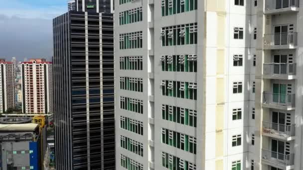 Épület Manila Városában Fülöp Szigeteken Lakó Üzleti Épület Felhőkarcolókban Légi — Stock videók