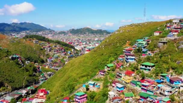 Filipinler Benguet Teki Trinidad Kasabasında Renkli Evlerin Insansız Hava Görüntüsü — Stok video