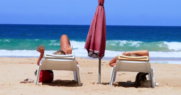 Women Relaxing Deckchair Sunlight White Sand Beach Philippines Perfect Relaxing — Wideo stockowe