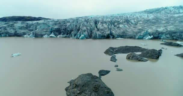 Снимок Воздуха Показывающий Исландскую Природу Озера Ледника Увеличение Снимка Видом — стоковое видео