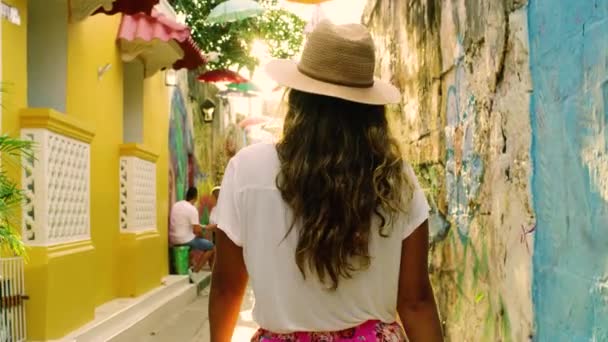 Shot Beautiful Tourist Girl Walking Cartagena Streets — ストック動画