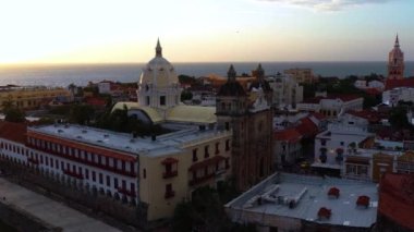 Footage during sunset of the famous  San Pedro Claver catholic church.