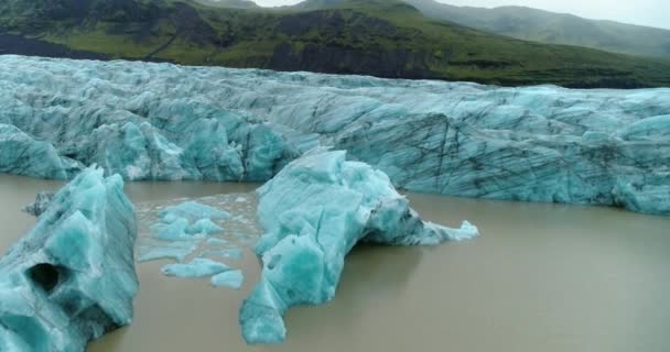 Inquadratura Centrale Delle Formazioni Ghiaccio Del Ghiacciaio Solheimajokull Inquadratura Centrale — Video Stock